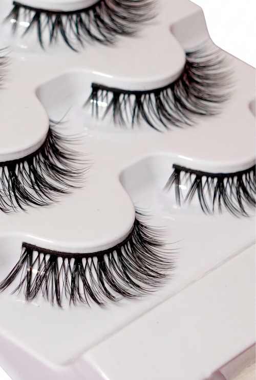 Boîte faux cils + 5 franges