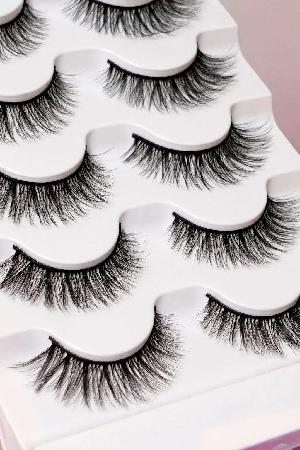 Boîte faux cils + 5 franges