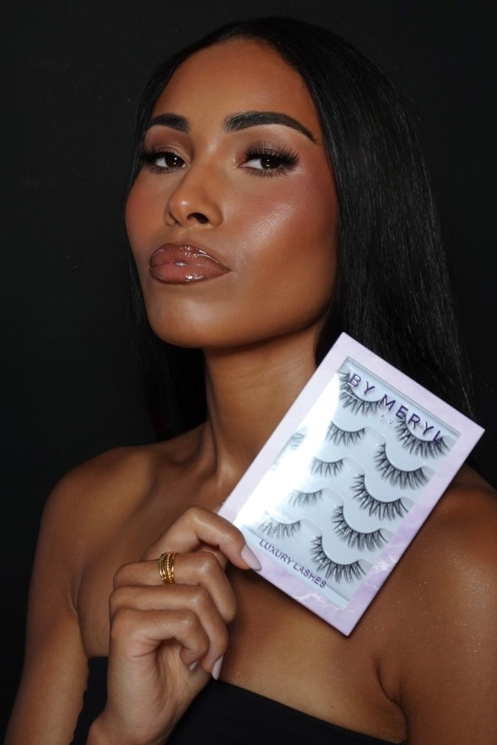 Boîte faux cils + 5 franges